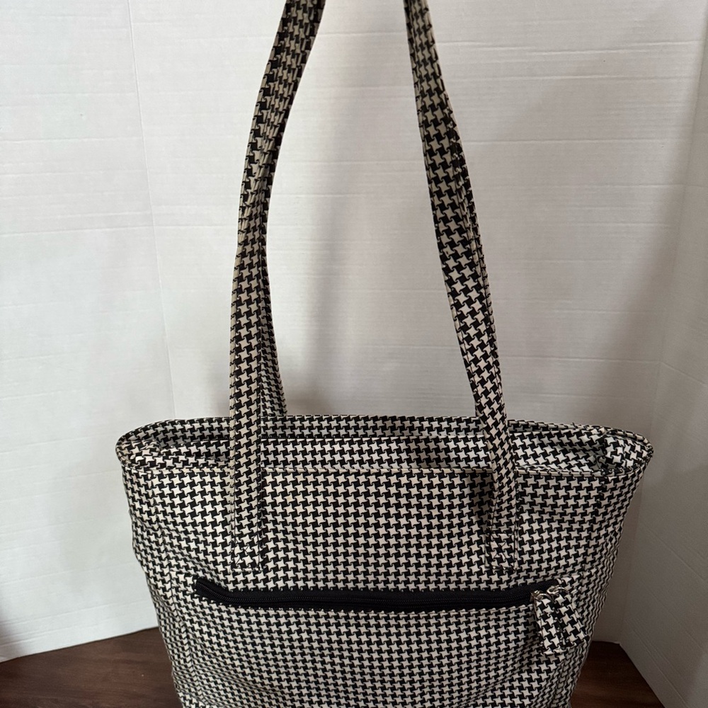 Stylish Black and White Houndstooth Women's Tote Bag